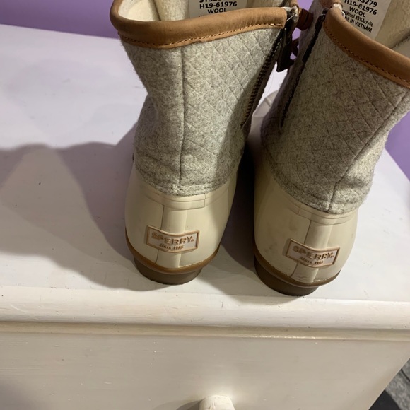 Sperry Duck Boots - Picture 3 of 3